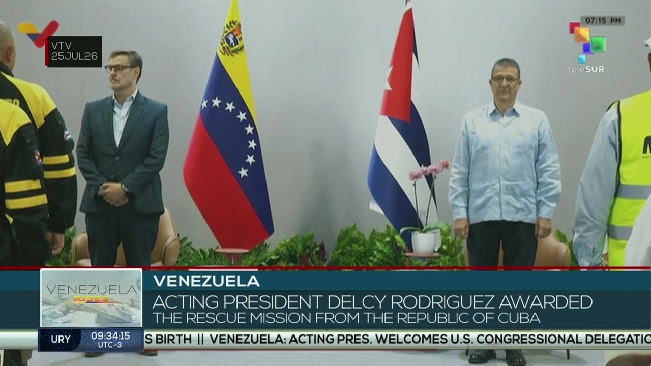 Acting president Delcy Rodriguez awarded the rescue mission from the Republic of Cuba