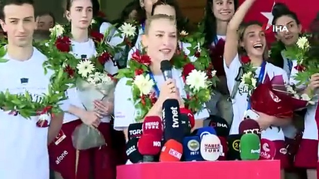 Milletler Ligi şampiyonu A Milli Kadın Voleybol Takımı, Türkiye’ye döndü | Ajansspor | IHA