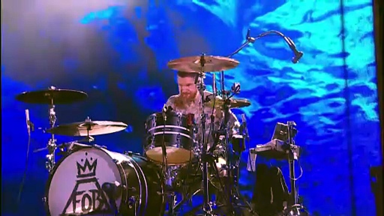 Irresistible - Fall Out Boy (live)