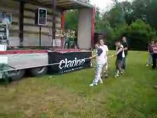 lé zin team au tire a la corde