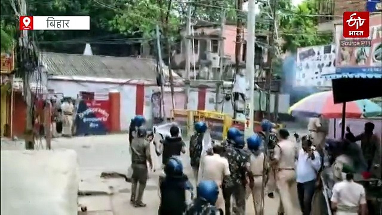 सिवान में हिंसा के बाद बड़ी कार्रवाई, फायरिंग करने वाला जवान सस्पेंड, AK-47 पर पटना से दिल्ली तक सियासी घमासान