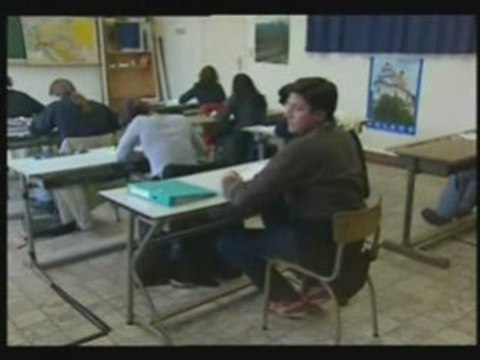 François l'Embrouille en Etudiant - François Damiens