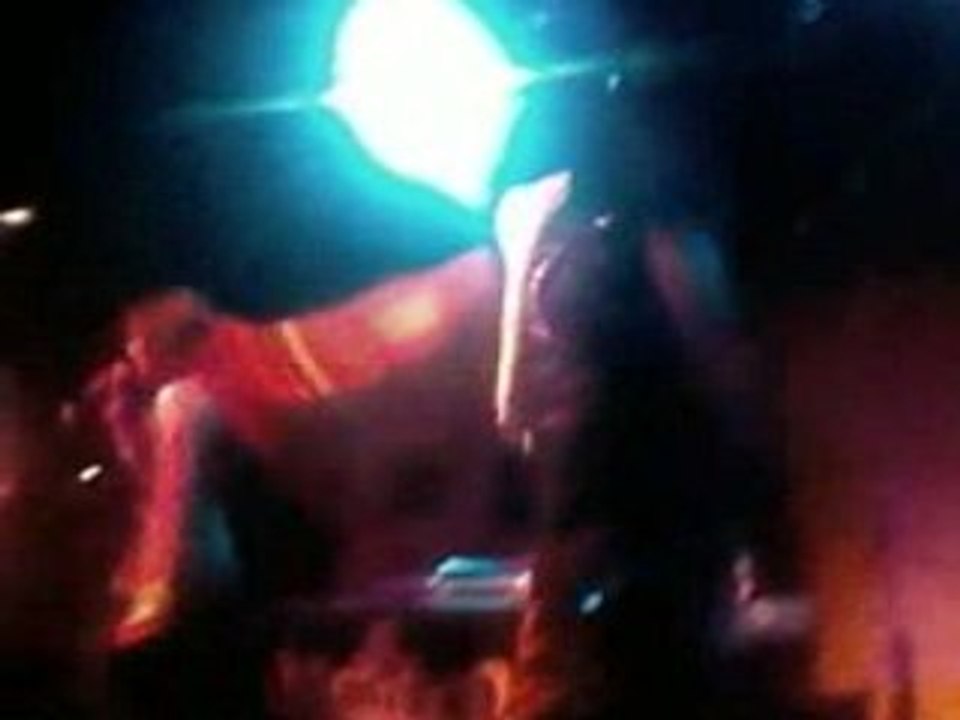 Sarah Riani - No one (live@trabendo 28mai2008)