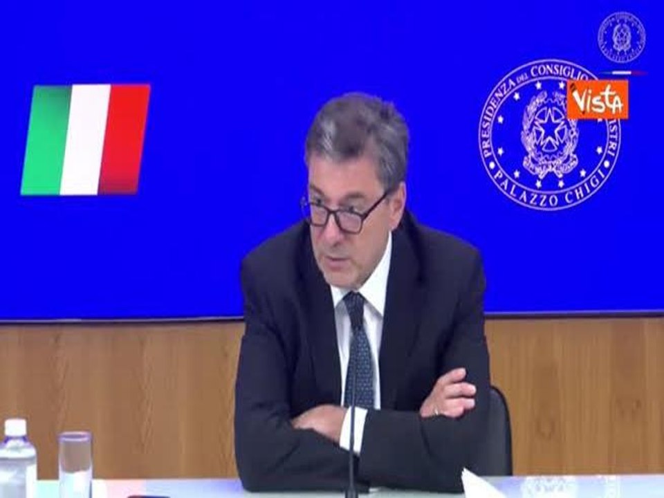 Taglio accise, Giorgetti: In vigore dal 28 luglio, pronti interventi su bollette se crisi continua
