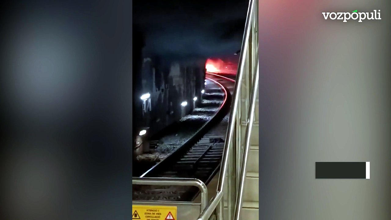 Un incendio en la catenaria del metro de Barcelona deja unas 120 personas atendidas, ninguna grave