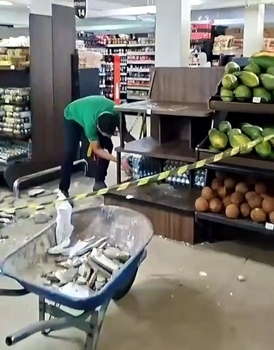 Cliente fica ferida após desabamento de teto em supermercado de famoso destino turístico da Bahia
