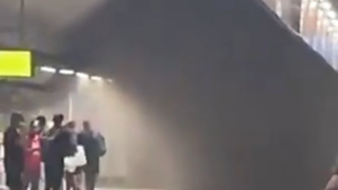 Incendie dans le métro de Barcelone sur la L1 S...