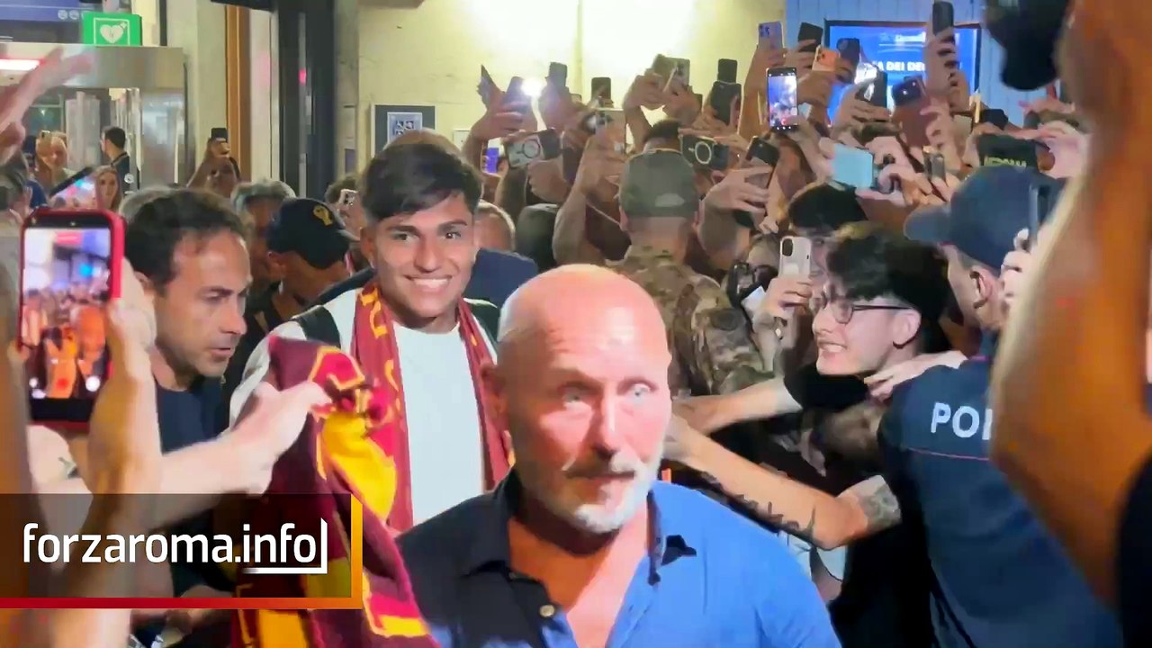 Castro arriva a Roma: l'incredibile accoglienza alla stazione Termini