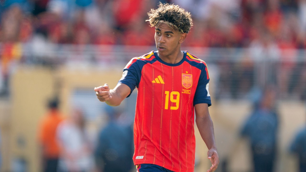 Soccer News: Hydration Rules Change, Player Injuries & Transfers