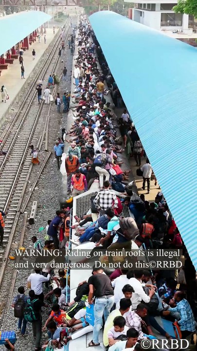 The Deadly Roof-Riding Rush! 🚆🏃‍♂️