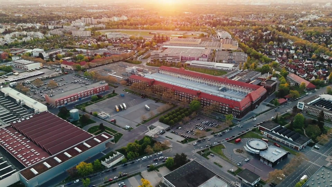 Mercedes-Benz startet Großserienproduktion des elektrischen Axial-Fluss-Motors in Berlin-Marienfelde - Hochpräzises Polymerschweißen per Laser