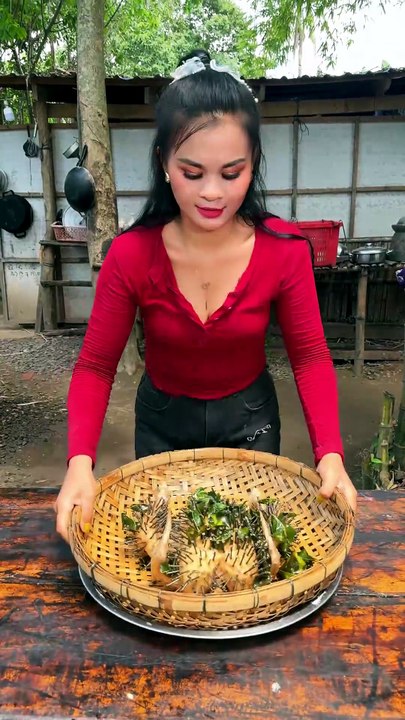 Cooking yummy deep fried chicken braised recipe