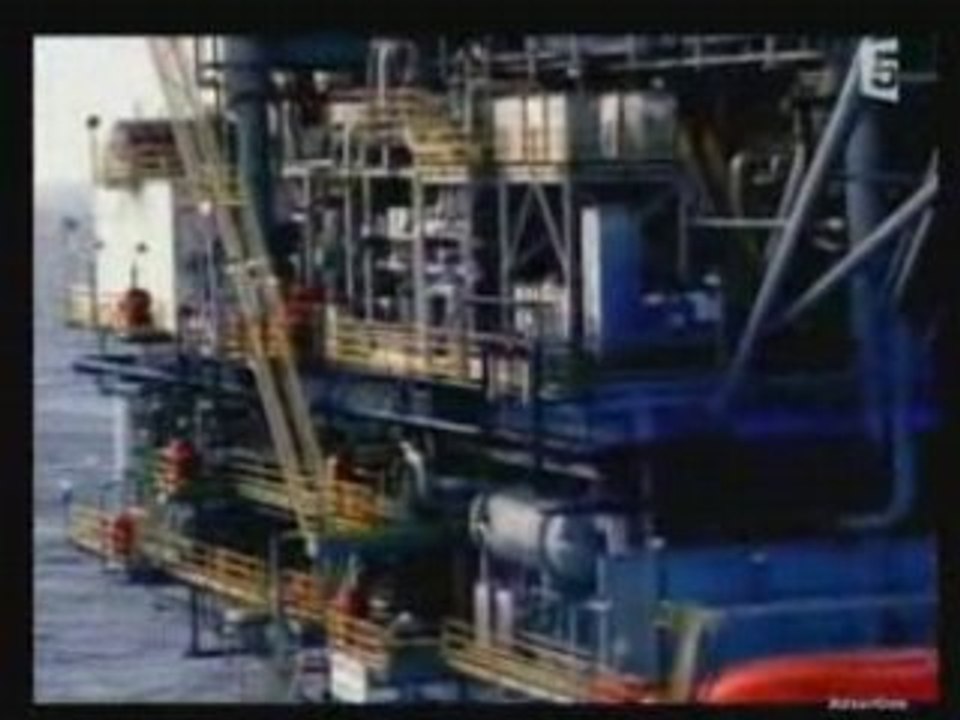 3/4 PLATEFORMES PETROLIERES TITANS DES MERS