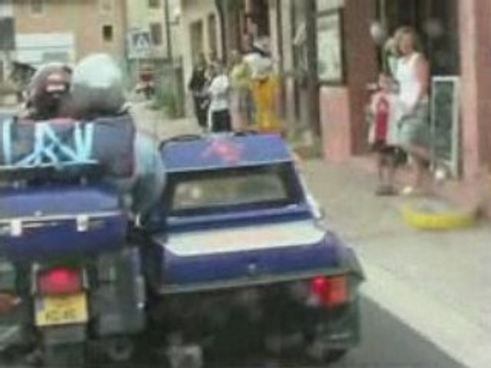 1200 motards sur le viaduc de Millau