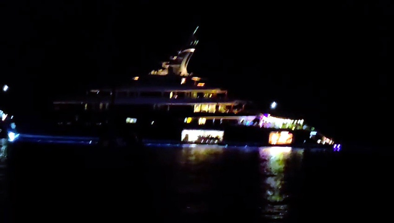 Il party a bordo del super yacht all'Elba