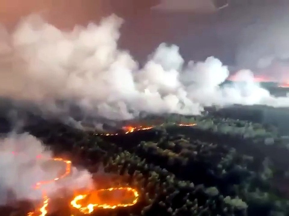 Les incendies en Gironde vue d'un Canadair