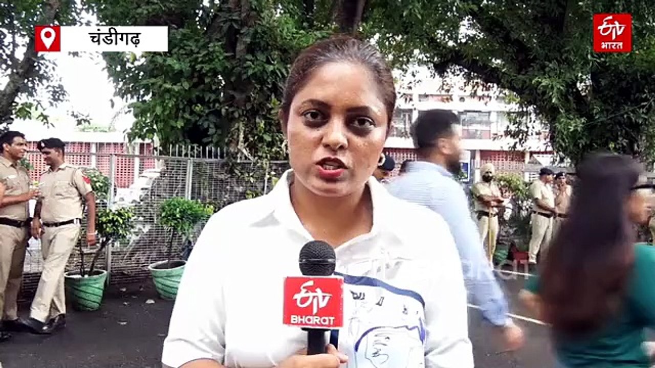 पंजाब यूनिवर्सिटी में करंट से पीएचडी स्कॉलर की मौत, छात्रों का फूटा गुस्सा, वीसी कार्यालय का गेट तोड़ा, की इस्तीफे की मांग