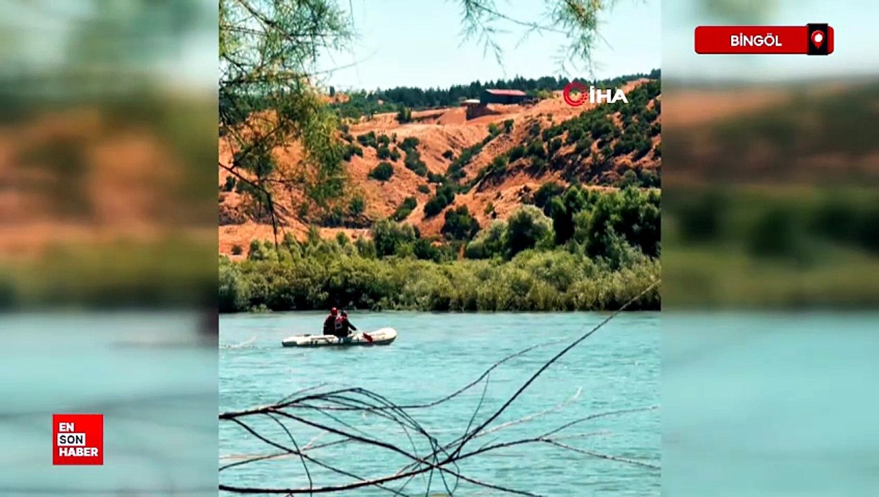 Bingöl'de baraj kapakları açıldı, nehrin ortasında mahsur kaldı