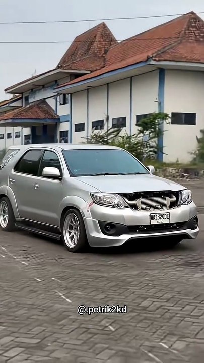 Mobil tua, idaman anak muda