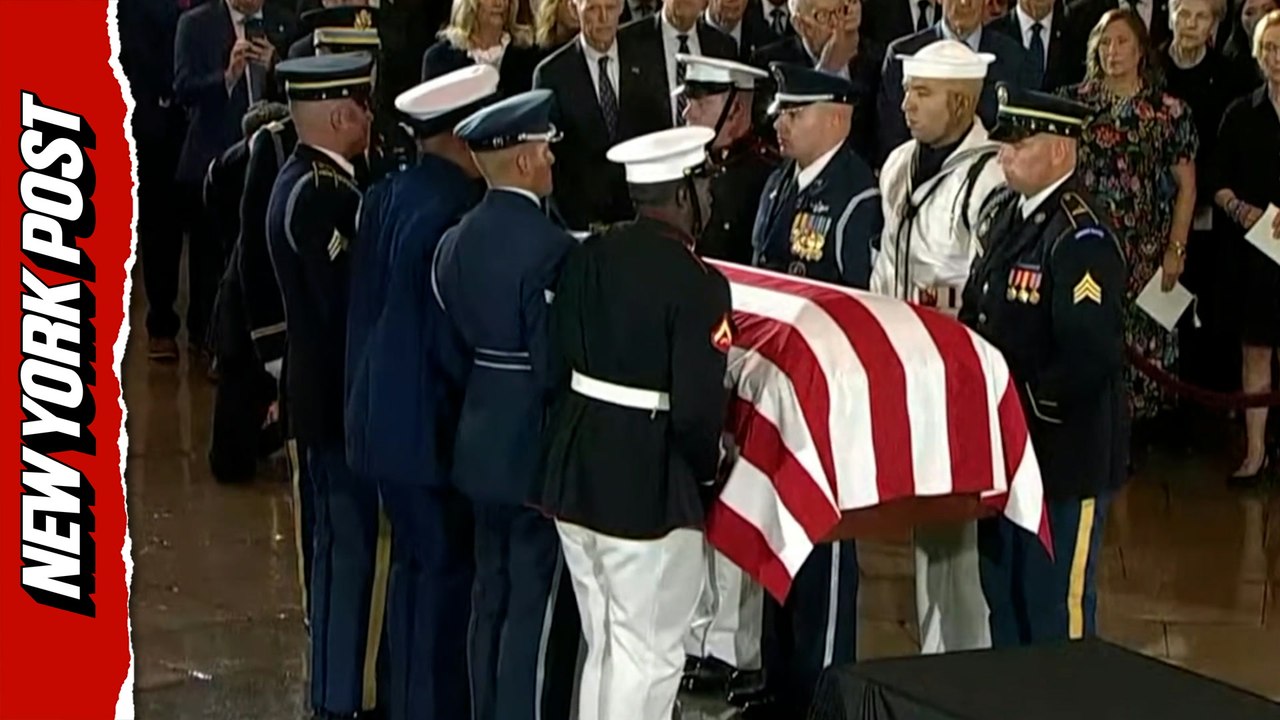 Senator Lindsey Graham's casket arrives at the US capitol building