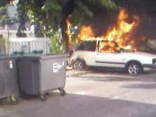 voiture bruler a la viste 38