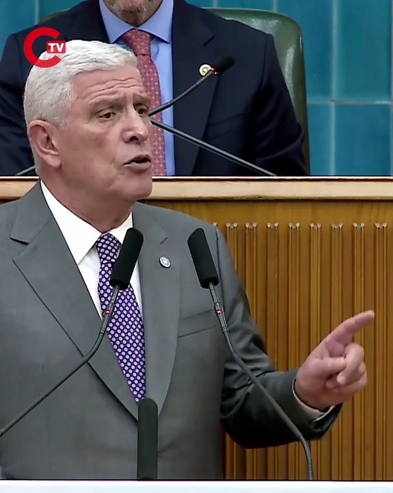 Kanun çıkmadan silah bırakacaklardı, şimdi 'Kanunu çıkarın, silah bırakmayı sonra düşünürüz' diyorlar. Bu iktidar, devlete terör örgütünün planlarına göre adım attırıyor