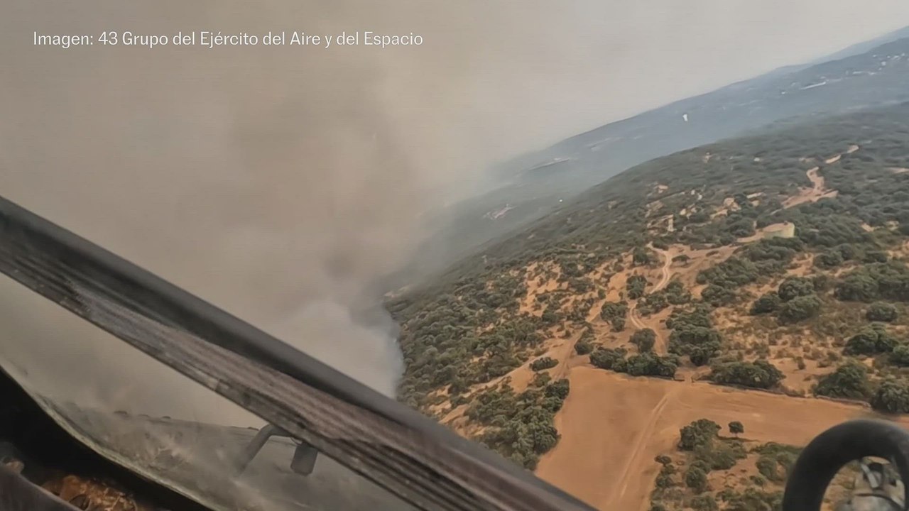Así trabajan los pilotos de los aviones Canadair en la lucha contra los incendios