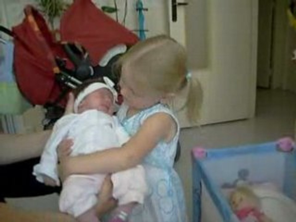 LENA  ET KESSY