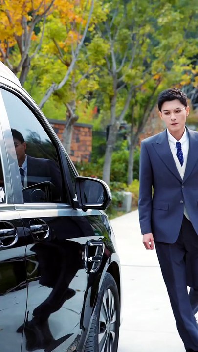 A Cold Billionaire CEO Fell for a Stranger at First Sight… And Spoiled Her Like No One Else!