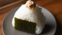 How Does Tuna Mayo Onigiri Taste So Creamy? 🍙