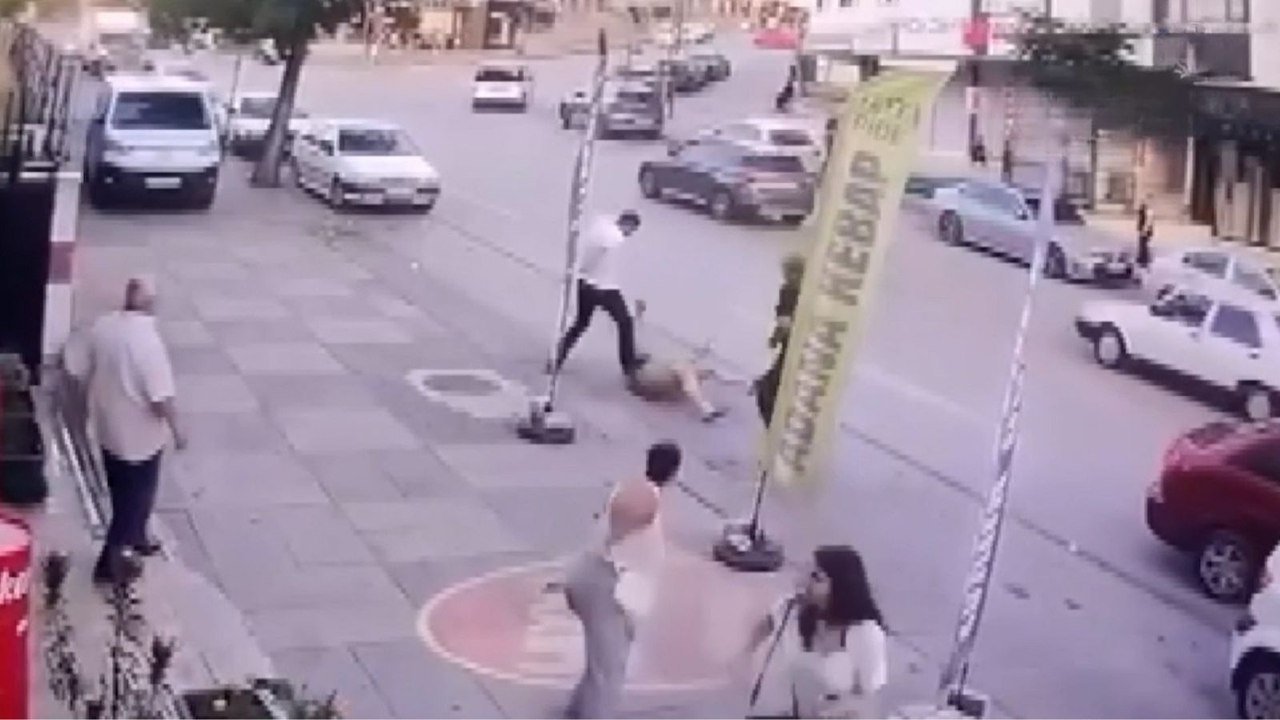 Tacize tepki gösteren 72 yaşındaki emekli adam tekme tokat dövüldü; şüpheliler serbest bırakıldı