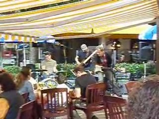 En el Bar Las Rocas Latino