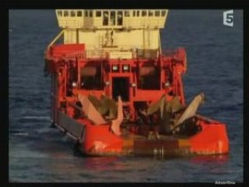 2 4 PLATEFORMES PETROLIERES TITANS DES MERS