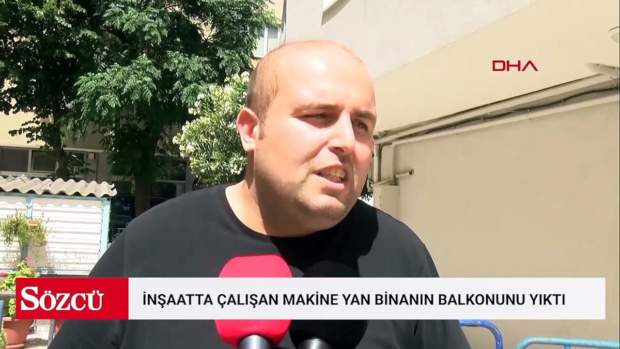 Kağıthane’de inşaatta çalışan iş makinesi yan binanın balkonunu yıktı: Deprem oluyor zannettik