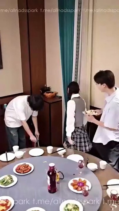 Dragon Group's Boss Goes to School