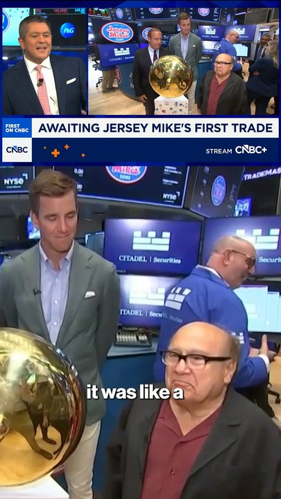 Danny DeVito, Eli Manning Ring Jersey Mike's Opening Bell