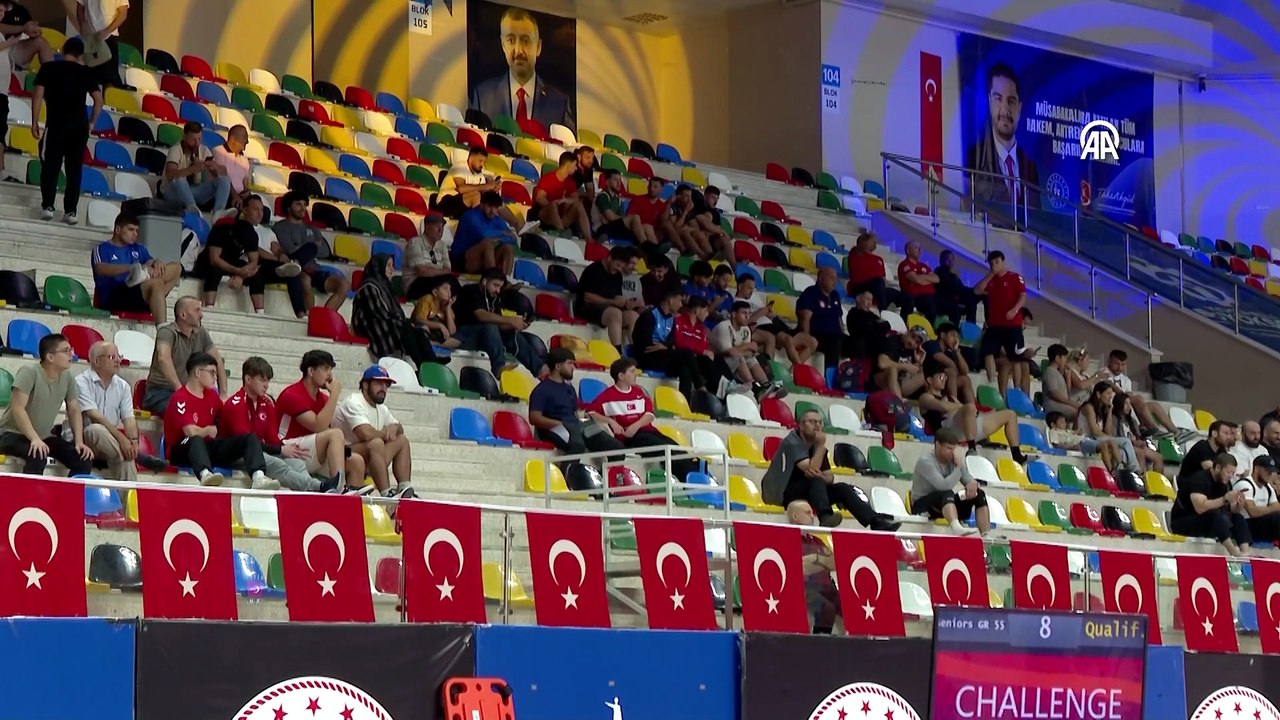Kocaeli’de 24 ülkeden 400’e yakın sporcu güreş turnuvasında yarışıyor