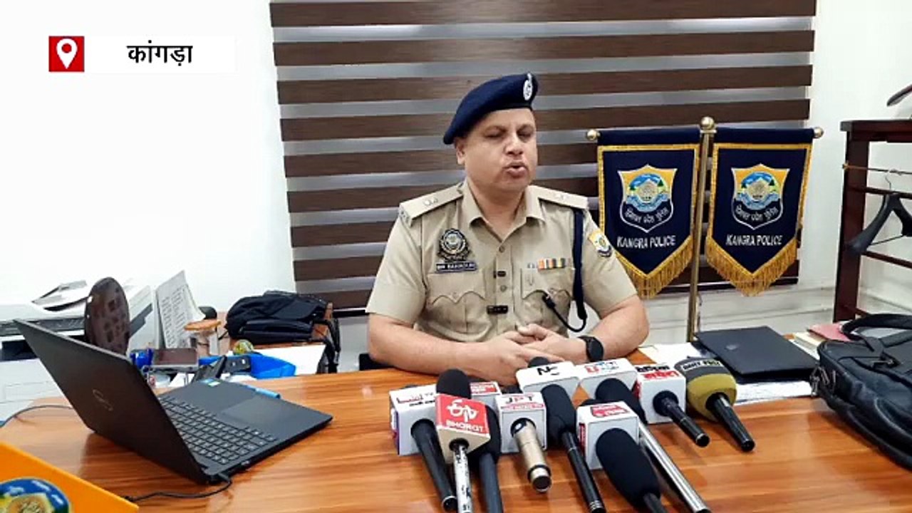 पुल की रेलिंग तोड़ता हुआ खाई में गिरा 16 टायरी ट्रक, मौके पर दो लोगों की मौत, एक घायल