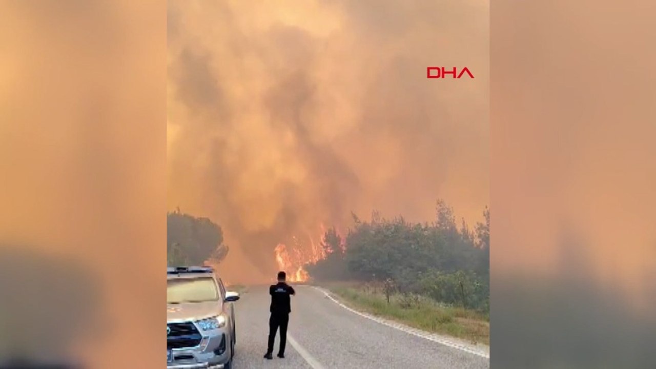 Balıkesir Susurluk'taki orman yangınında alevler yerleşim yerlerine yaklaşıyor