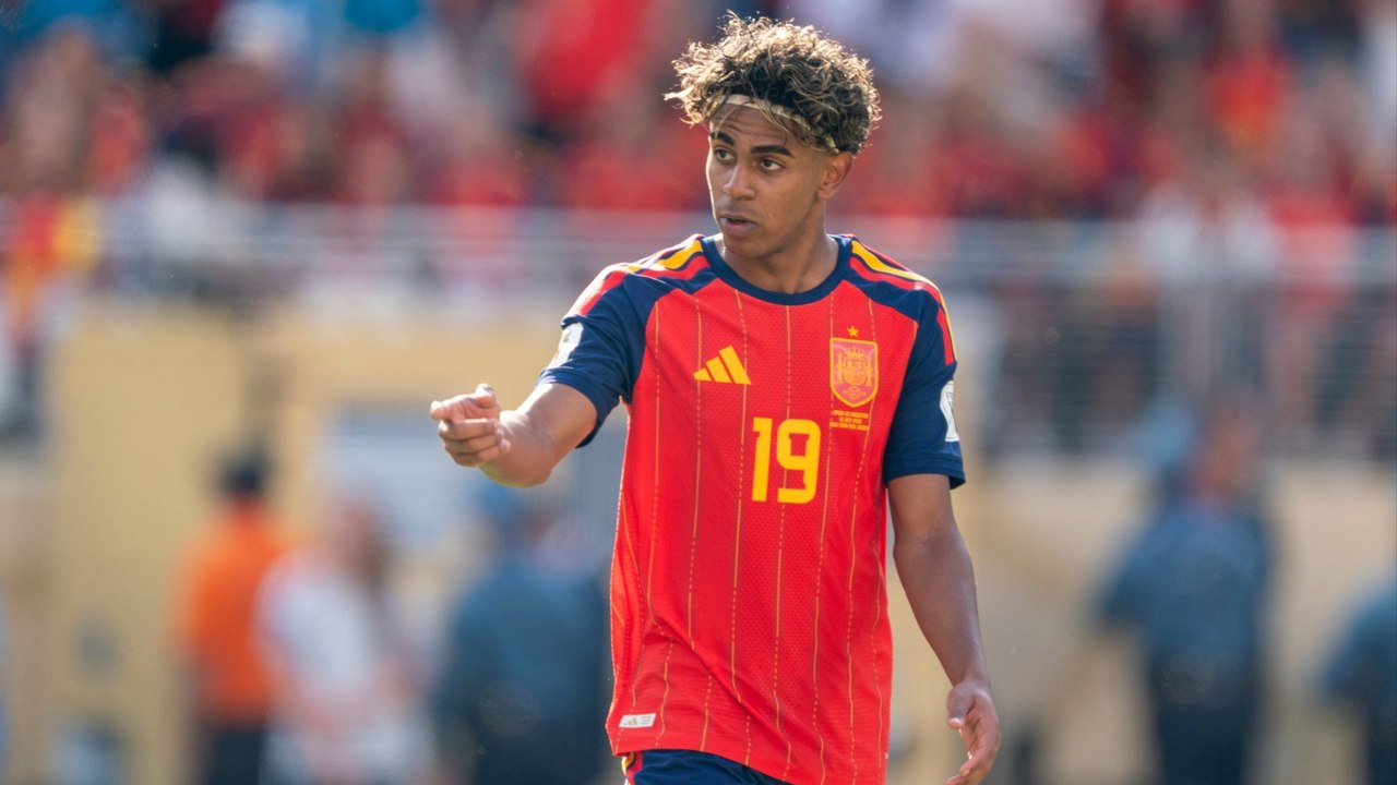 Spain Triumphs in Historic World Cup Win Over Argentina