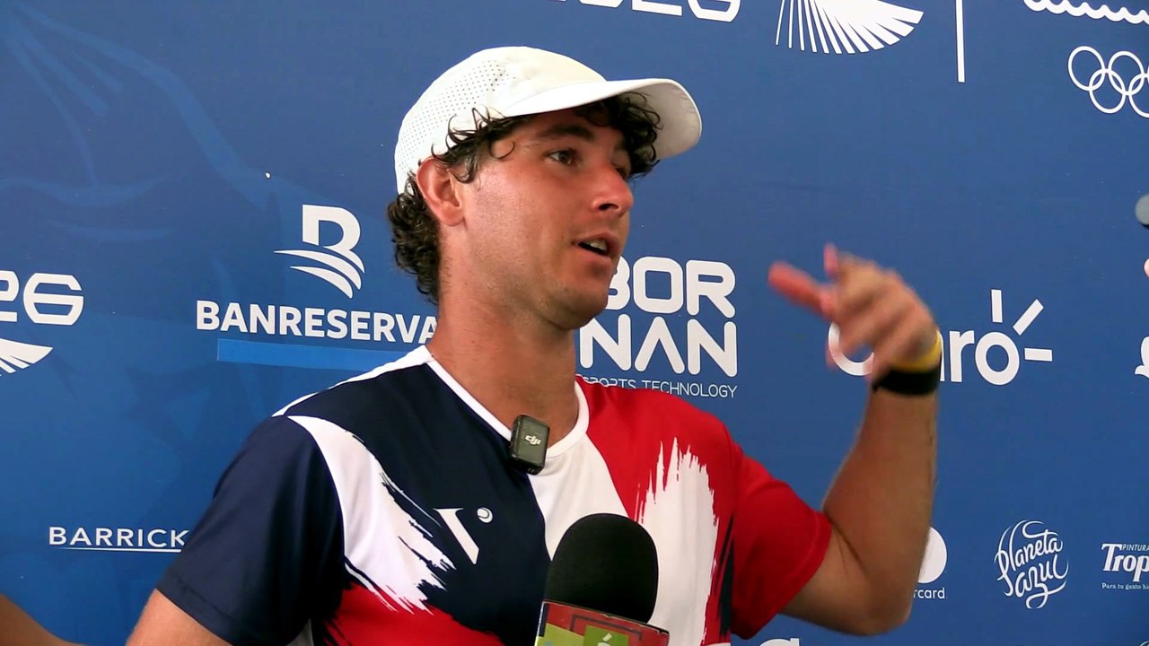 Tenista dominicano Peter Bertran: "Juego por mi país y por el público, eso me da energía"