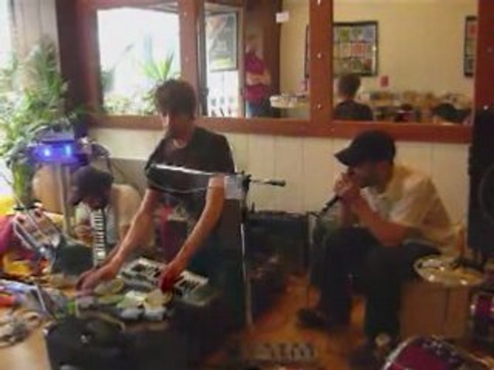 Maybe feat low cost music fete de la zic