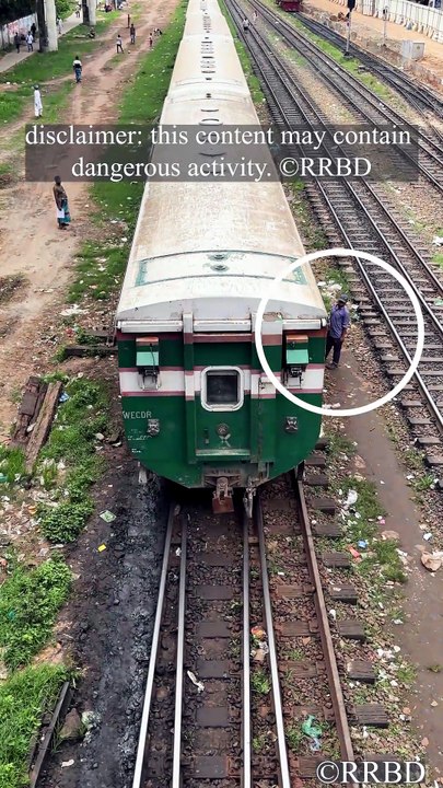 Train switching tracks! 🚆🔀