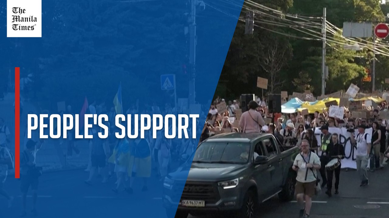 Thousands rally in Kyiv for return of ex-defence minister