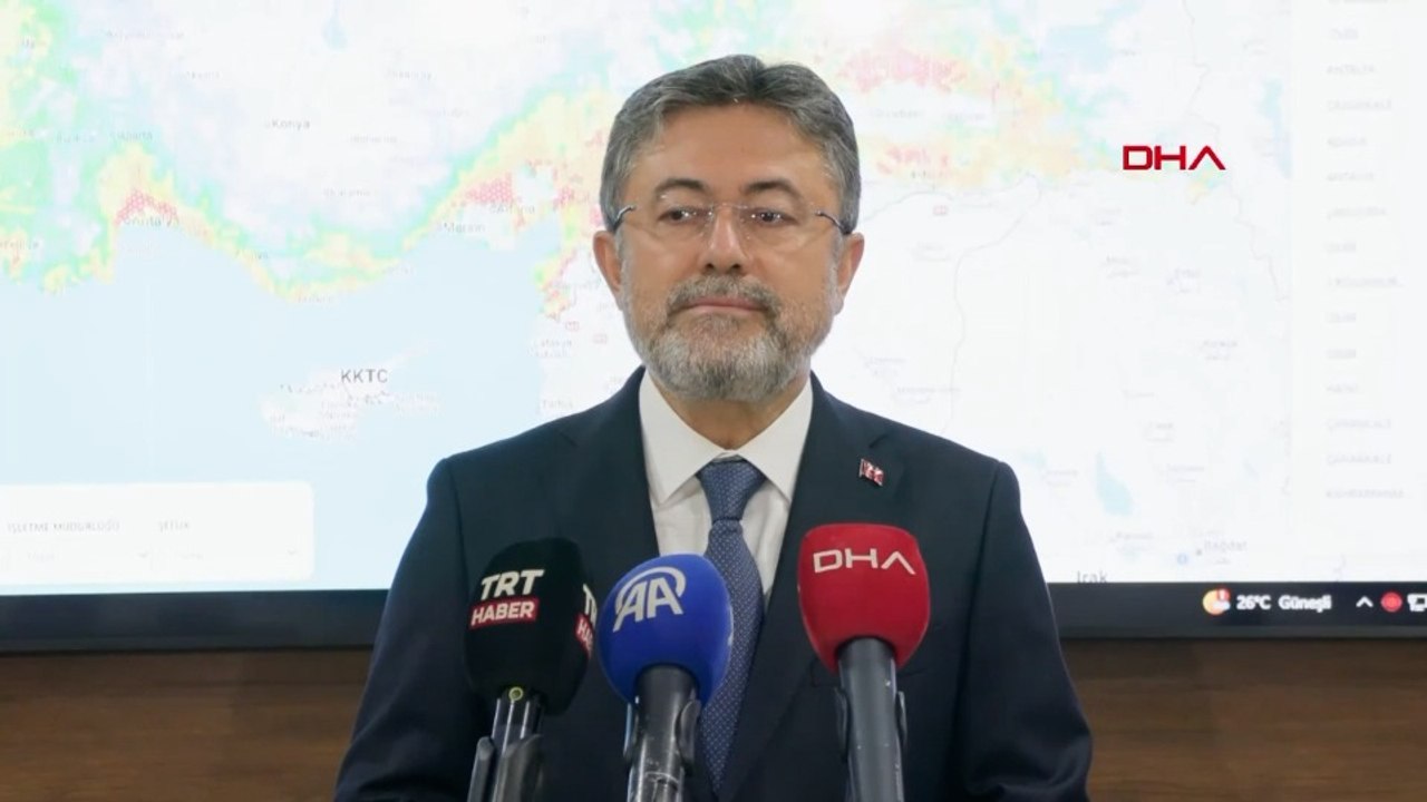 Bakan Yumaklı orman yangınlarıyla mücadeledeki son durumu açıkladı