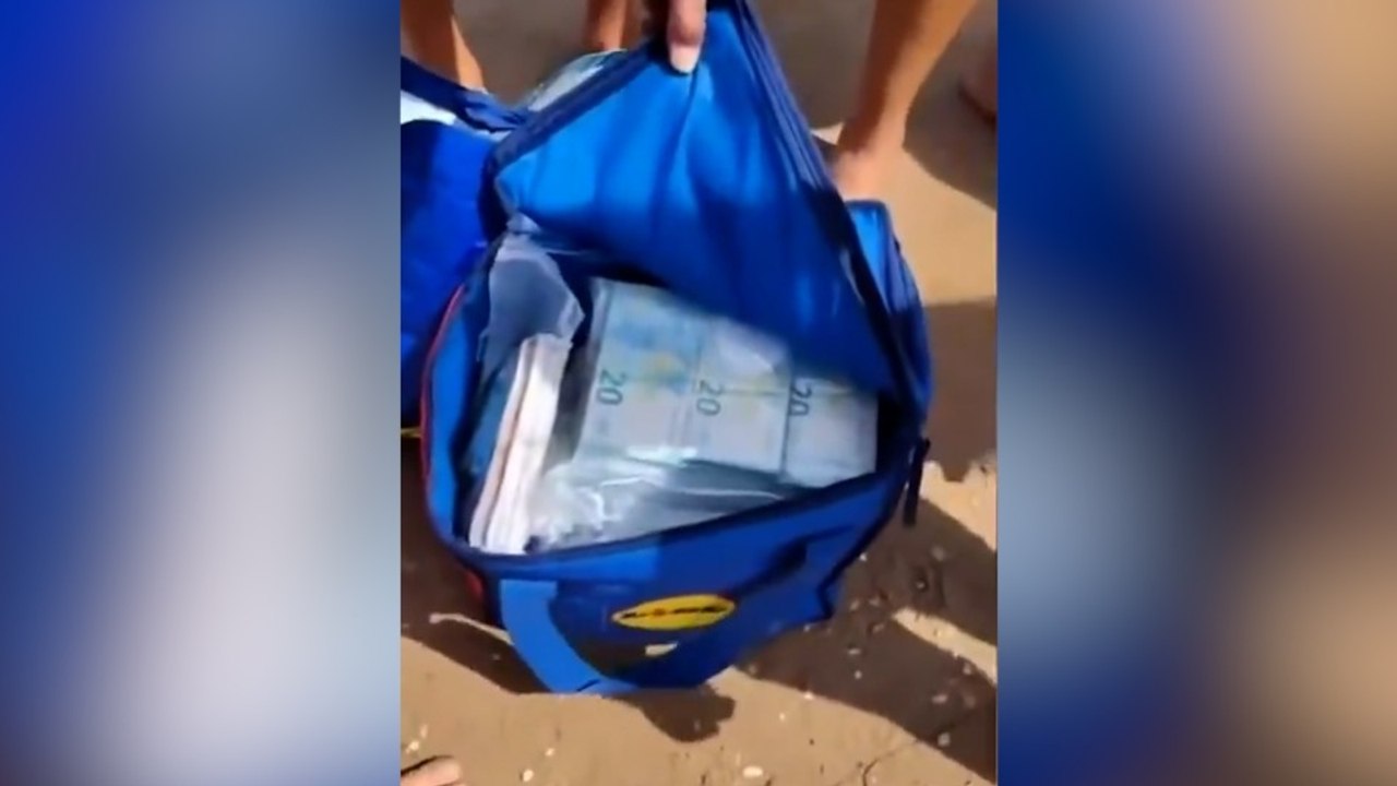 Sicile : 700 000 euros retrouvés dans des sacs Lidl sur une plage