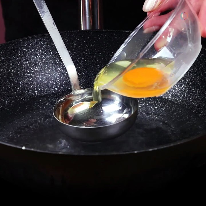 The number one egg hack you need to know! 🥚