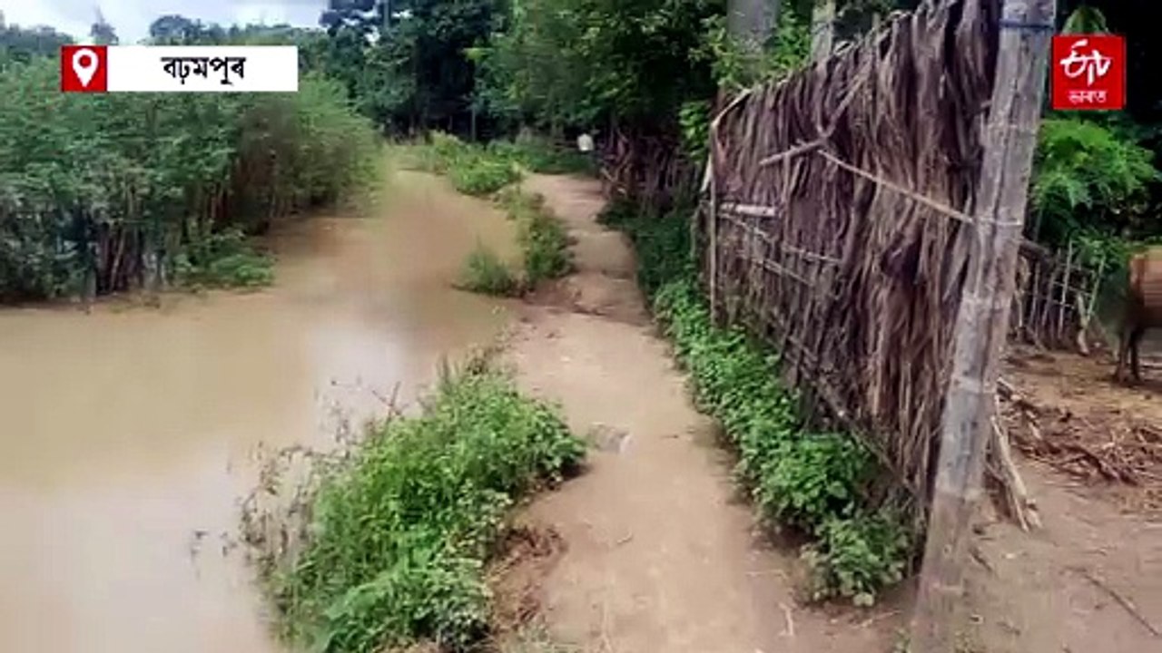 নিশাৰী নৈৰ বাঢ়নী পানীয়ে বুৰাইছে নগাঁৱৰ কঠীয়াতলী-কামপুৰ