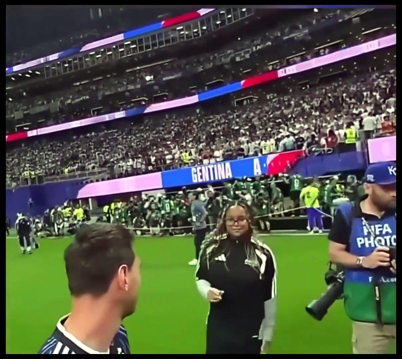 La FIFA publicó imágenes inéditas del árbitro en Argentina vs. Inglaterra