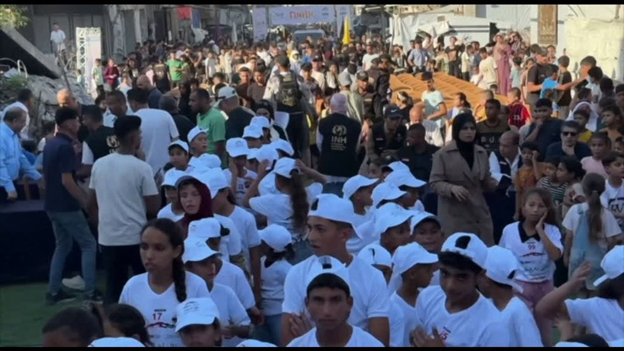 Gaza, cento bambini orfani in corsa a Khan Yunis